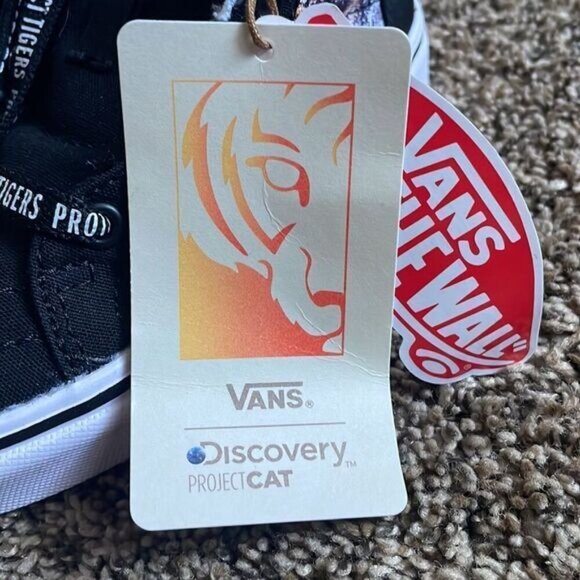 NWT Boys High Top Vans Discovery ProjectCat Tigers - Picture 6 of 8